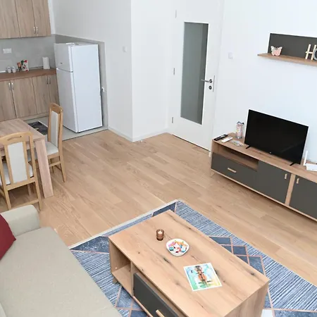 Aleks Apartman