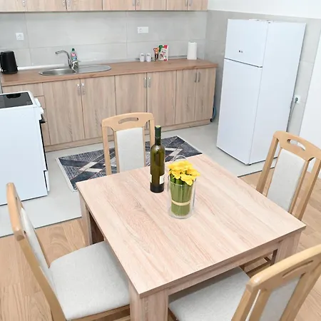 Apartman Aleks *